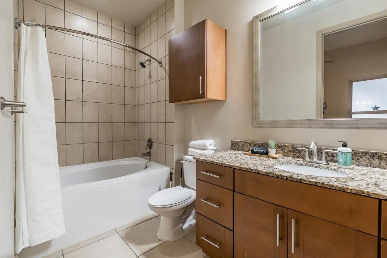 Apartmán Spacious Flat + Gym + Pool Houston Exteriér fotografie